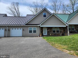 28 Holler Rd in Keyser, WV - Building Photo