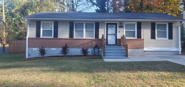 property at 3072 Lone Oak Ave SW