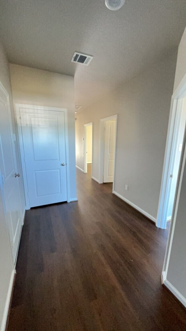 1033 Tillman Ln in East Bernard, TX - Building Photo - Building Photo