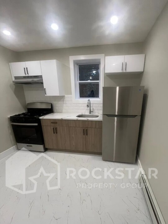 9 Stecher St in Newark, NJ - Building Photo