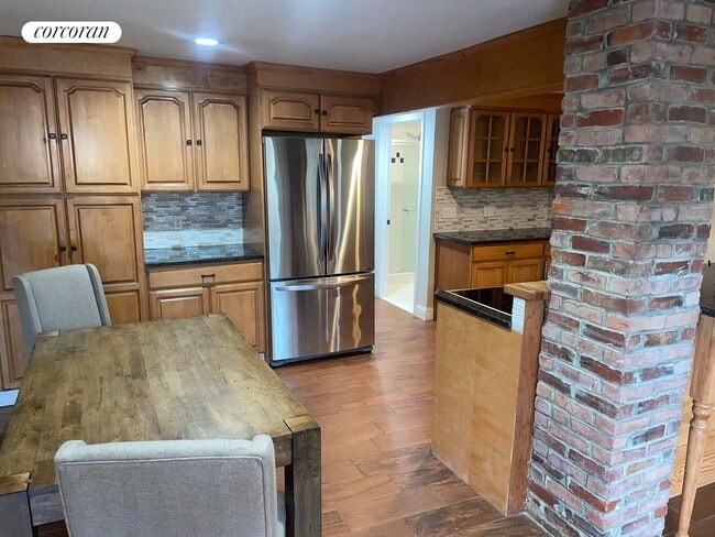 332 Locust St