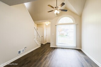 3324 Rainview Cir in Louisville, KY - Building Photo - Building Photo