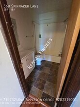 560 Spinnaker Ln in Green Bay, WI - Building Photo - Building Photo