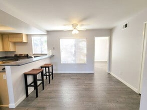 6530 College Grove Dr in San Diego, CA - Building Photo - Building Photo