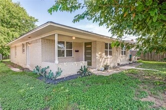 10019 Olmos Dr in Dallas, TX - Building Photo - Building Photo