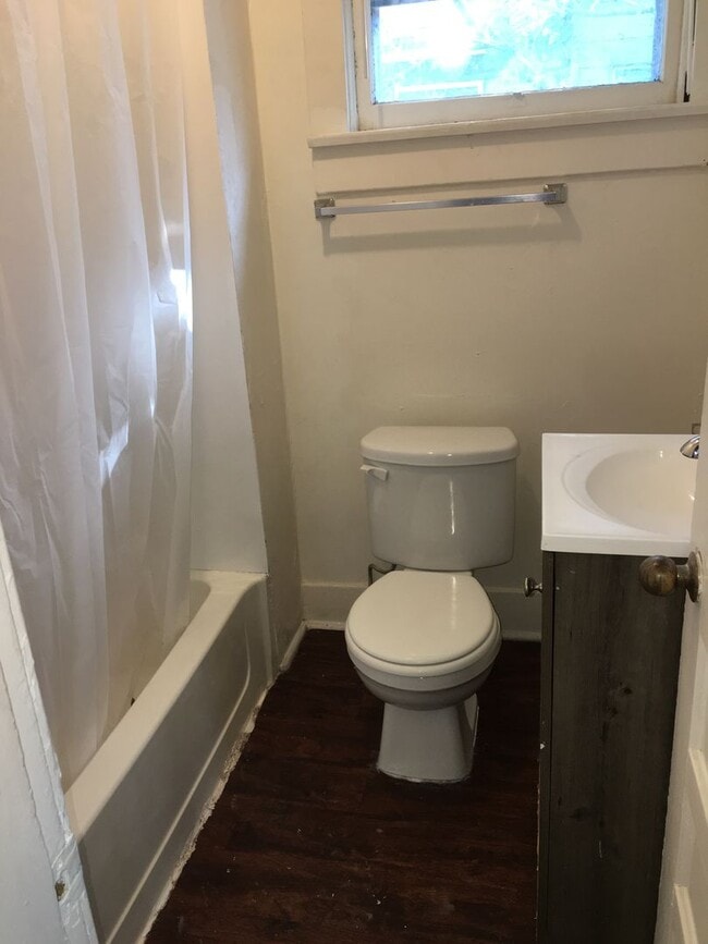 property at 1430 SW Polk St