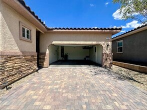 692 Nathanial Ct in Henderson, NV - Building Photo - Building Photo