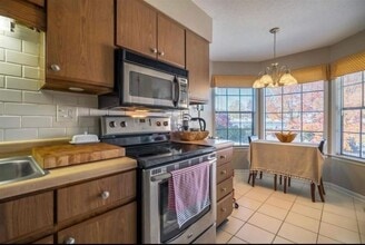 6644 Pondside Cir in Memphis, TN - Building Photo - Building Photo