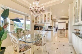 22537 N Summit Ridge Cir in Los Angeles, CA - Building Photo - Building Photo