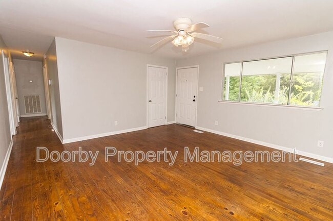 304 McDonald Dr in Rossville, GA - Building Photo - Building Photo
