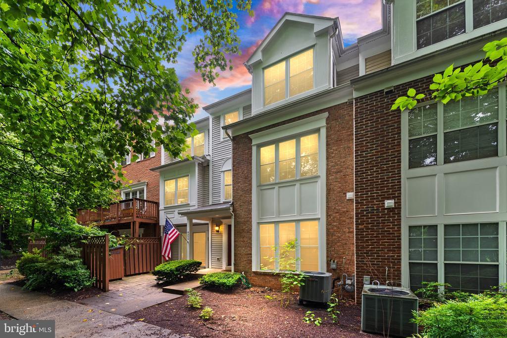 4339 Runabout Ln in Fairfax, VA - Building Photo