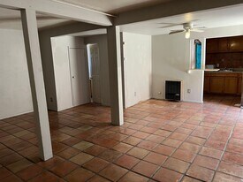 1114 Pine St in Bakersfield, CA - Building Photo