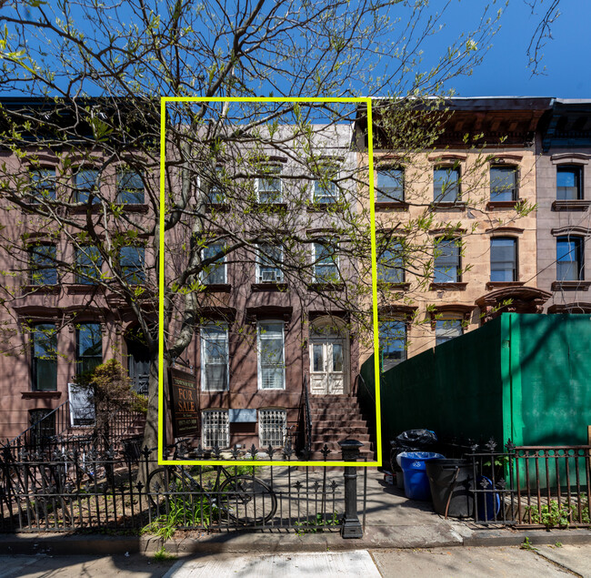 363 Macon St in Brooklyn, NY - Building Photo - Building Photo