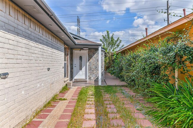 11906 Greenspark Ln in Houston, TX - Foto de edificio - Building Photo