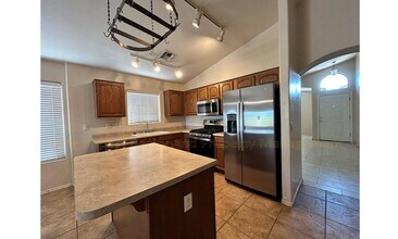 10844 S Lake Gambusi Dr in Vail, AZ - Foto de edificio - Building Photo
