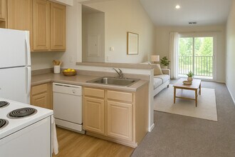 Pinewoods Circle in Romulus, MI - Building Photo - Building Photo