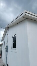 2310 NW 103rd St in Miami, FL - Building Photo - Building Photo