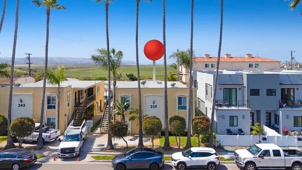 239 Ebony Ave, Unit 4 in Imperial Beach, CA - Foto de edificio