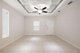 8 Javalina Ave in Edinburg, TX - Foto de edificio - Building Photo