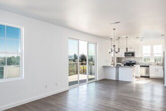 23 Blackbird Cir in Watsonville, CA - Foto de edificio - Building Photo