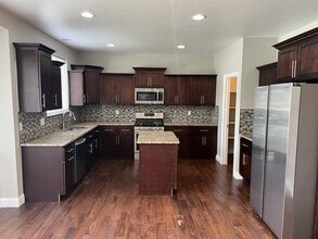 3272 Rockhaven Ave in Rochester Hills, MI - Building Photo - Building Photo