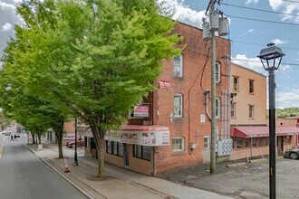 33-39 Willow St in Waterbury, CT - Building Photo - Building Photo