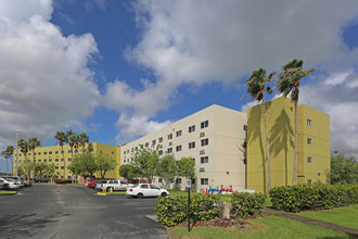 Amarylis Pond Apartments in Homestead, FL - Building Photo - Building Photo