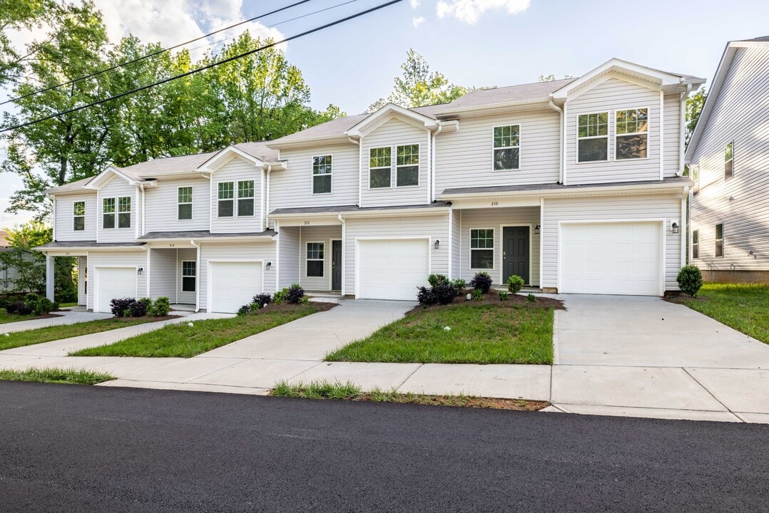 202 S Bell Ave in Albemarle, NC - Building Photo