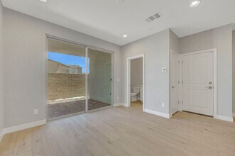 1812 Passerine St in Las Vegas, NV - Building Photo - Building Photo