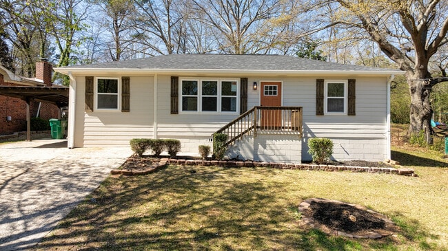 2215 Gordon Cir SE in Smyrna, GA - Building Photo - Building Photo