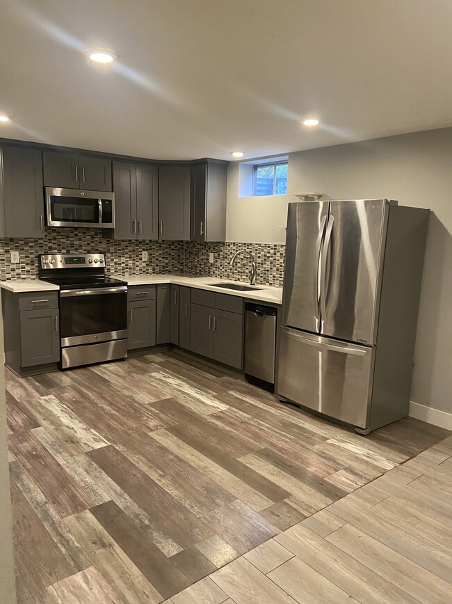 3901 N Kiska St, Unit B