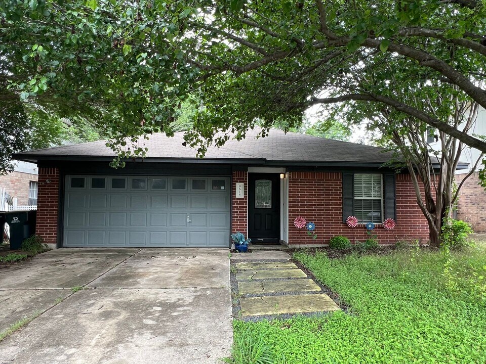 9618 Copper Creek Dr in Austin, TX - Foto de edificio