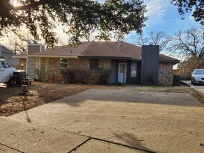 2508 Windy Pine Ln in Arlington, TX - Building Photo - Building Photo