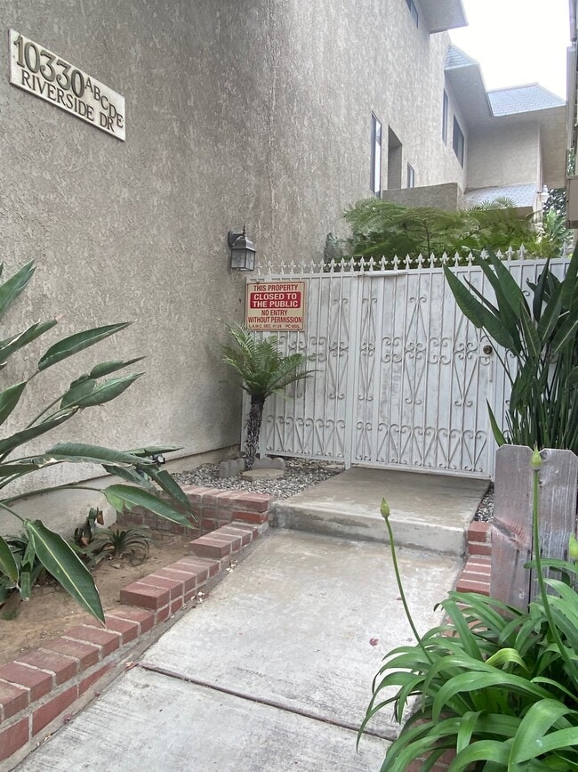 property at 10330 Riverside Dr