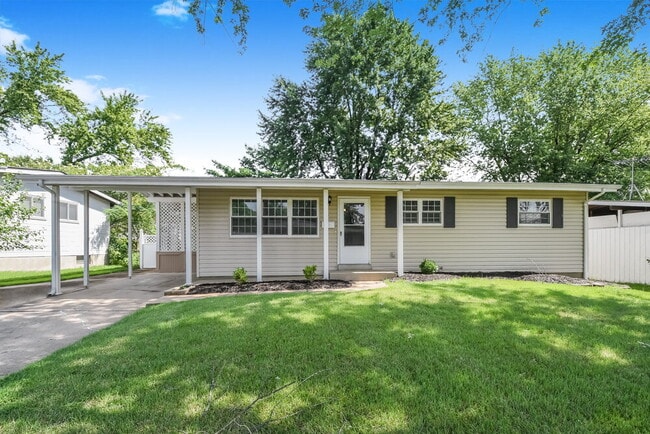 property at 2325 Flamingo Dr