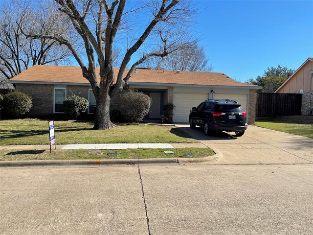 1104 Brush Creek Dr in Richardson, TX - Building Photo