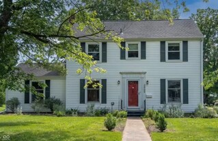 2405 Sycamore St in Columbus, IN - Building Photo