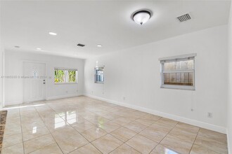 4471 SW 10th St in Miami, FL - Building Photo - Building Photo