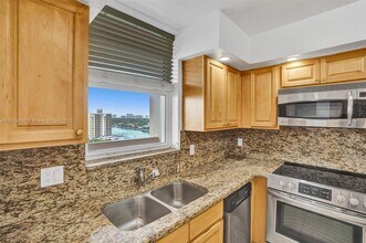 3100 NE 49th St in Fort Lauderdale, FL - Building Photo - Building Photo