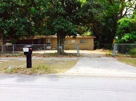 430 Gano Ave in Orange Park, FL - Building Photo