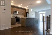 1022 Kijik Cres in Ottawa, ON - Building Photo - Building Photo