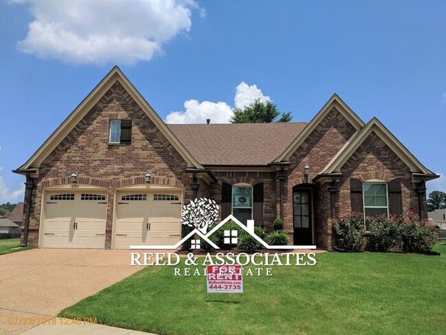 property at 10394 Redmond Cir N