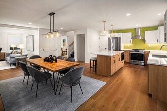 4402 Letitia Ave S in Seattle, WA - Building Photo - Building Photo