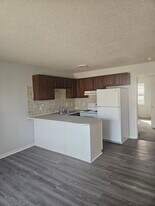 415 Green Valley Dr in Mount Vernon, IN - Building Photo