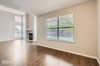 935 Sylvan Creek Dr, Unit 503 in Lewisville, TX - Building Photo - Building Photo