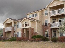 5694 N Gibralter Way in Aurora, CO - Building Photo
