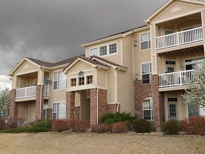 5694 N Gibralter Way in Aurora, CO - Building Photo