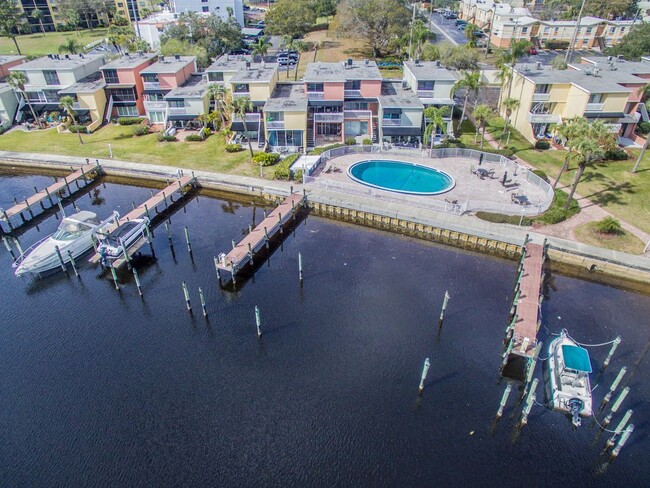 property at 2424 W Tampa Bay Blvd