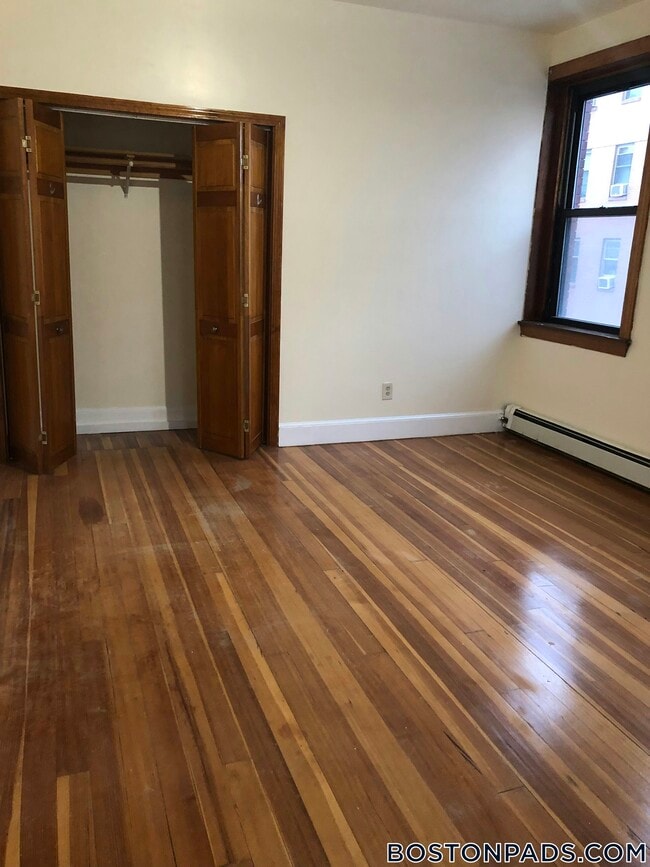 369 Centre St in Boston, MA - Building Photo - Building Photo