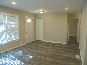 1808 W Ridgeland Ave in Waukegan, IL - Building Photo - Building Photo